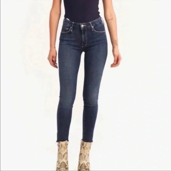 Mother the looker ankle fray in girl crush - Picture 3 of 13